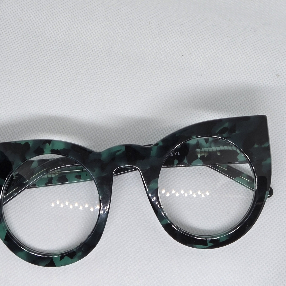 Eyeglass Frames - Picture 4 of 9